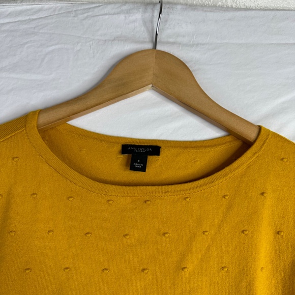 Ann Taylor Factory Swiss Dot Goldenrod Crew Neck Sweater Size Small - Picture 3 of 9